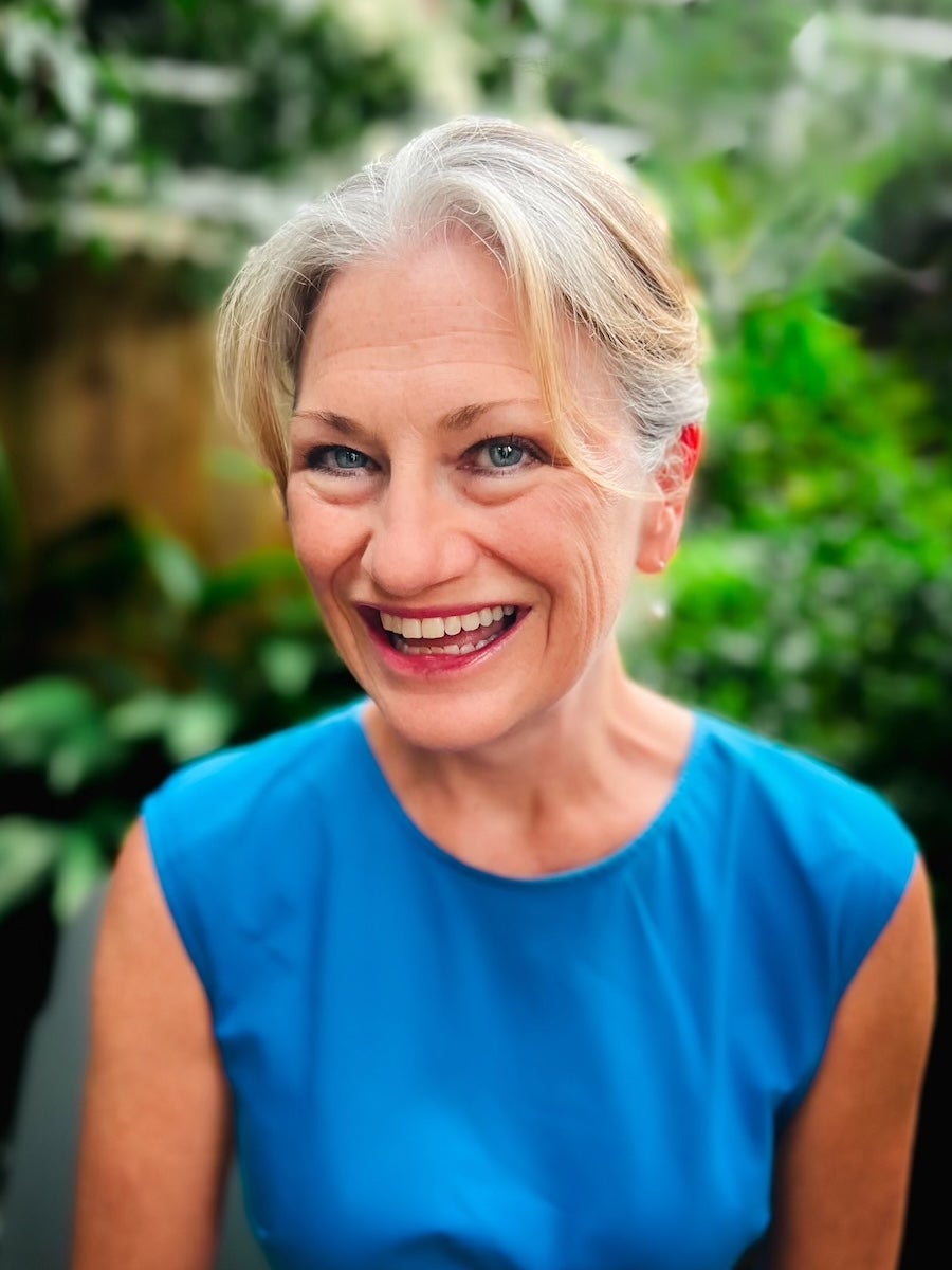 Headshot of Laura Osteeen